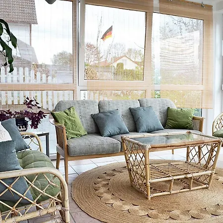 Wintergarten Mit Feldblick Apartment